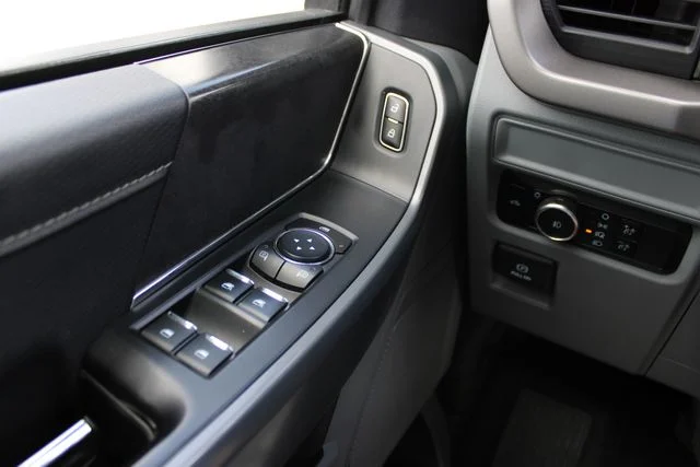 Used 2024 White Ford XLT image 12