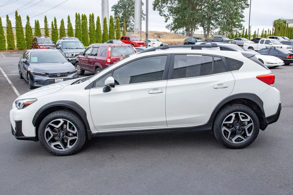 Used 2020 Crystal White Pearl Subaru Limited image 8