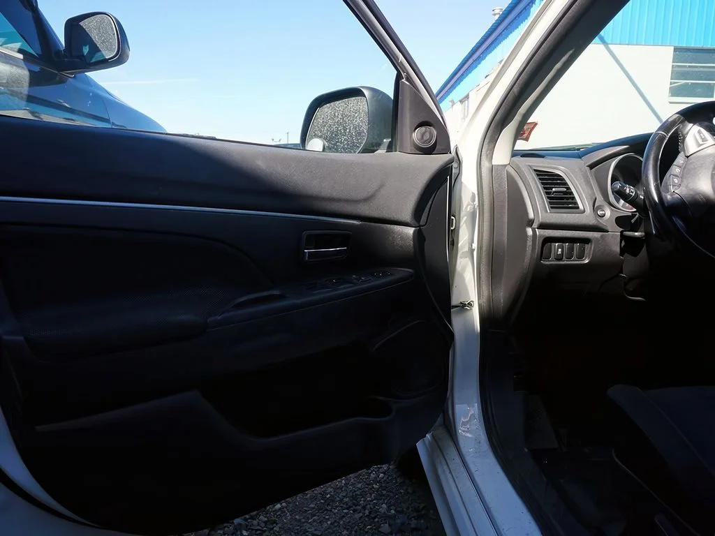 2011 Mitsubishi Outlander Sport ES - Photo 15