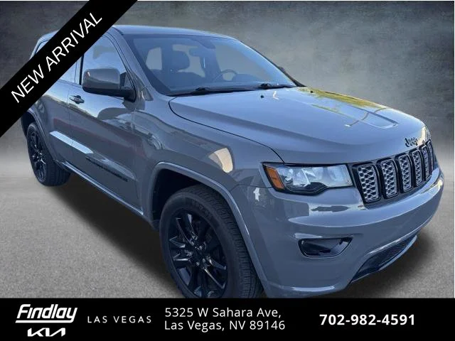 Used 2022 Gray Jeep Laredo X image 3