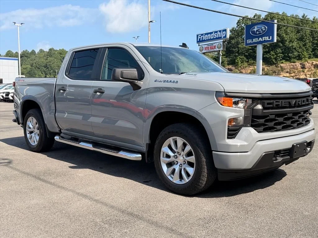 Used 2025 Gray Chevrolet Custom image 17