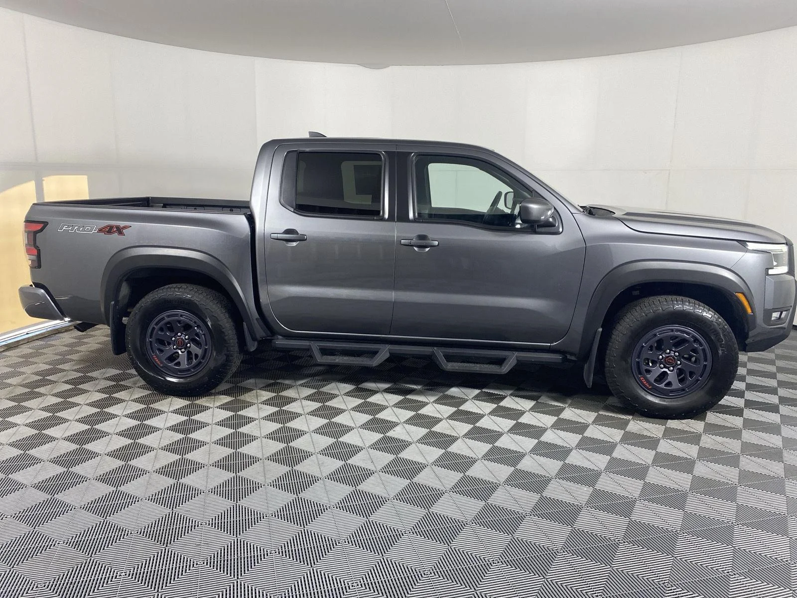 Used 2025 Gun Metallic Nissan PRO-4X image 8