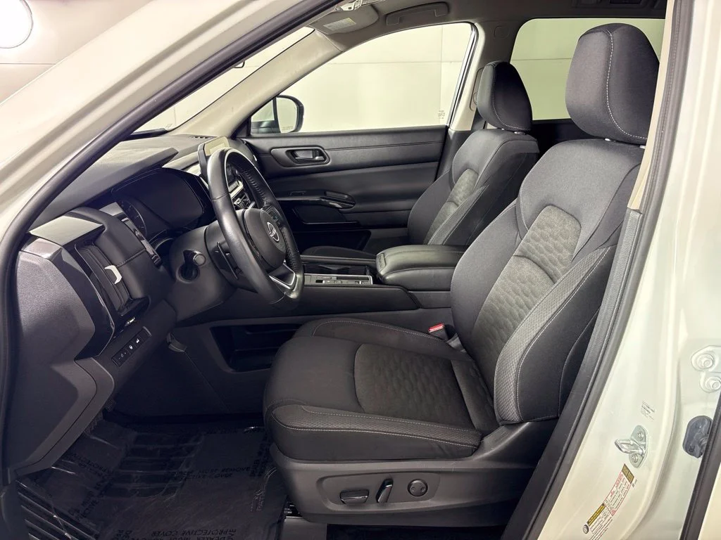 Used 2025 White Nissan SV image 30