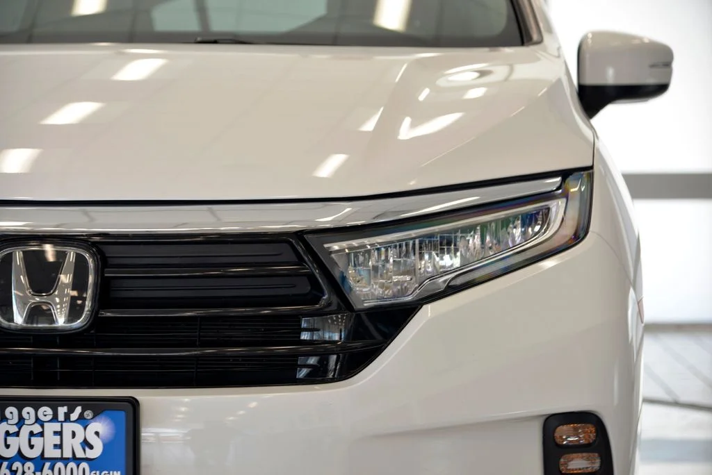 Used 2023 White Honda EX-L image 11