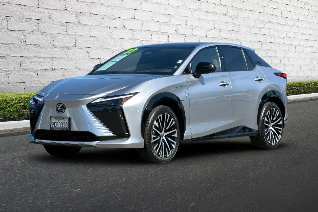 Used 2023 Silver Lexus 450e Luxury image 8