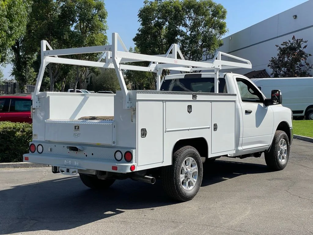 2025 RAM 3500 Chassis Tradesman - Photo 6