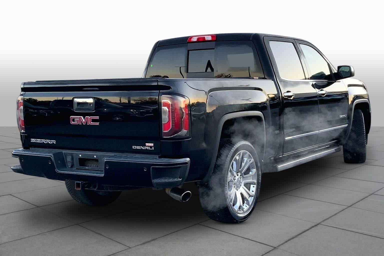 Used 2018 Onyx Black GMC Denali image 11