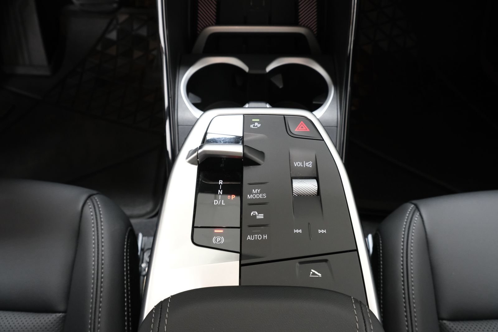 Certified Used 2025 Storm Bay Metallic BMW xDrive28i image 21