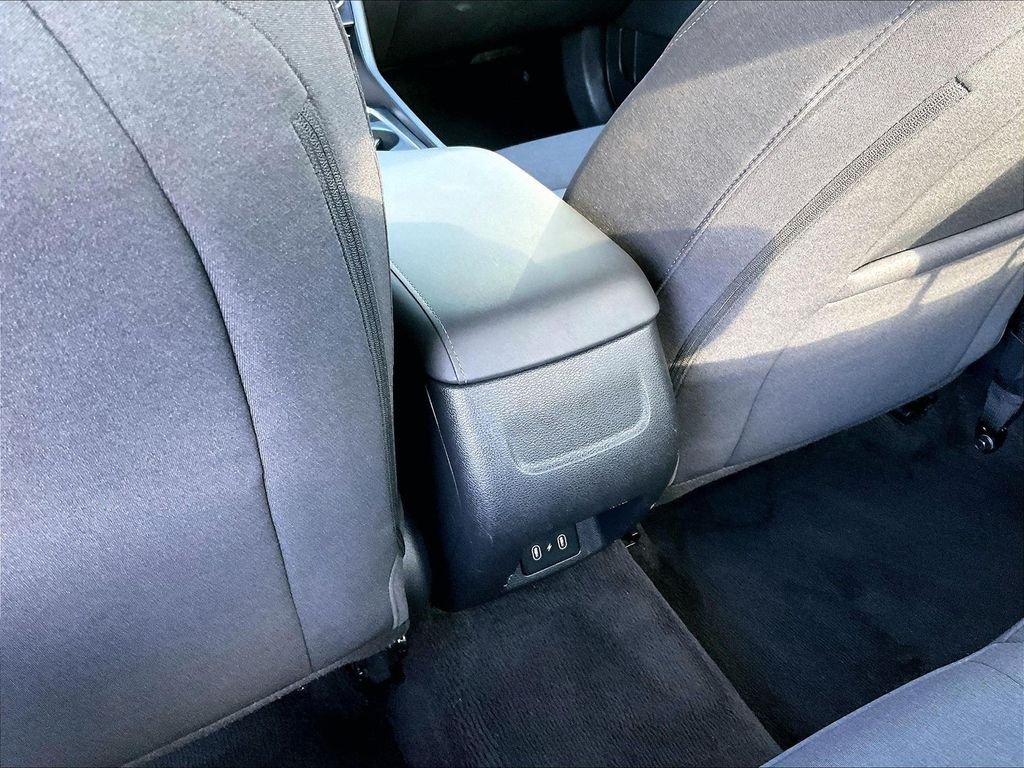 Used 2024 Silver Hyundai SEL image 28