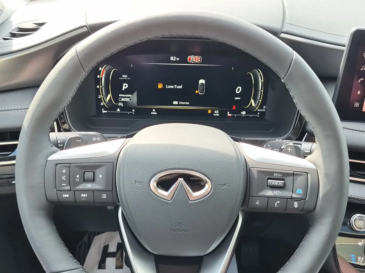 New 2027 MINERAL BLACK INFINITI Luxe AWD image 8