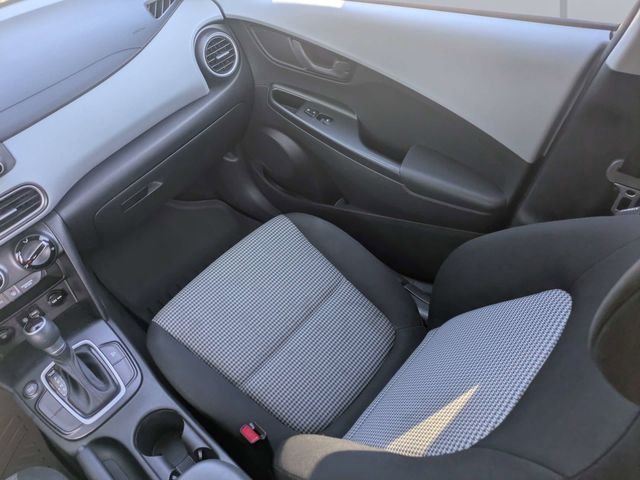 Used 2021 Gray Hyundai SE image 16