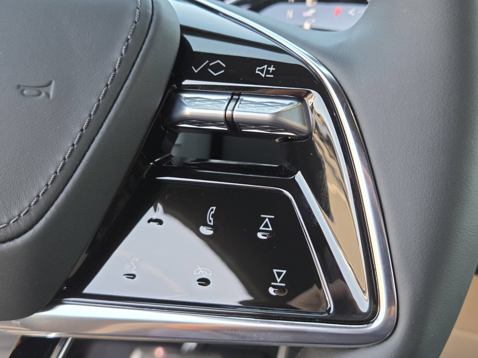 2026 Cadillac LYRIQ Signature Sport - Photo 23