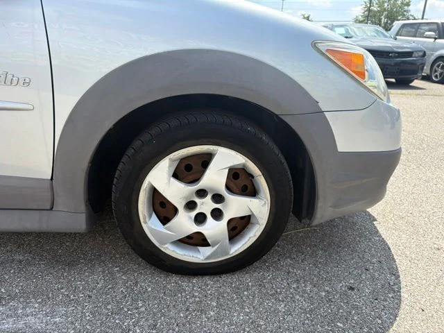 Used 2007 Silver Pontiac Base image 29