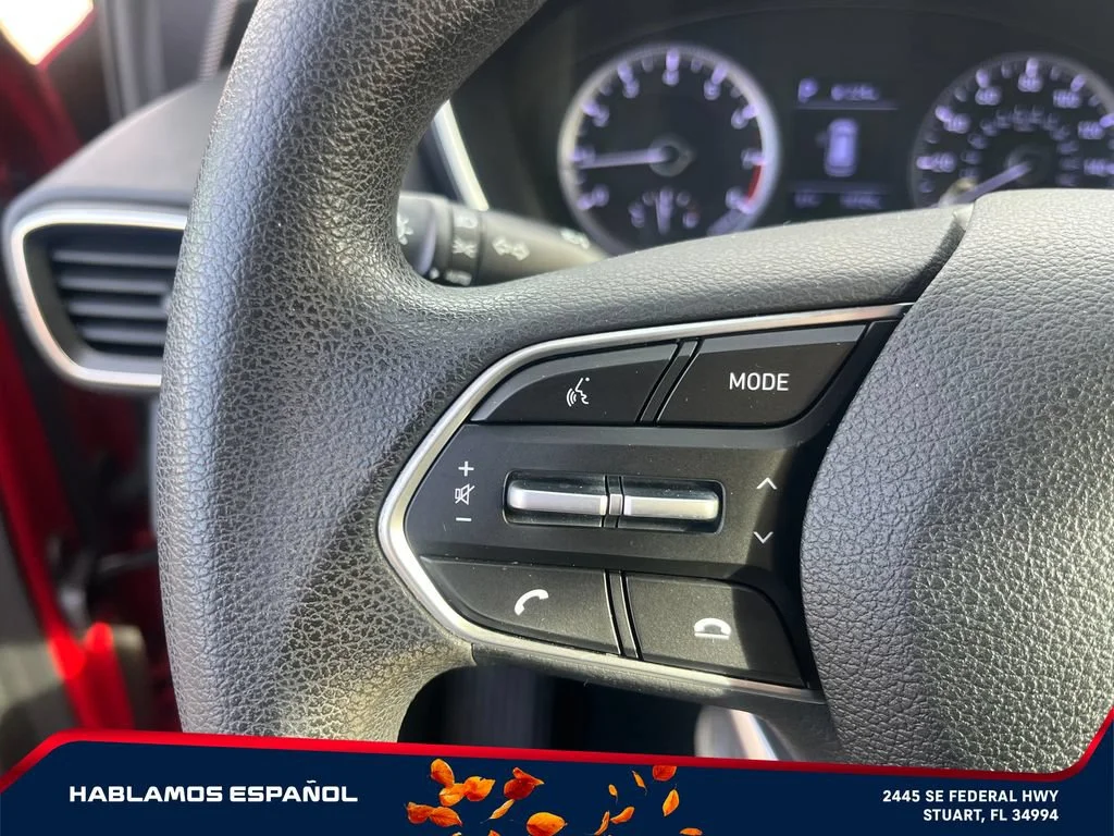 Used 2020 Red Hyundai SE image 17