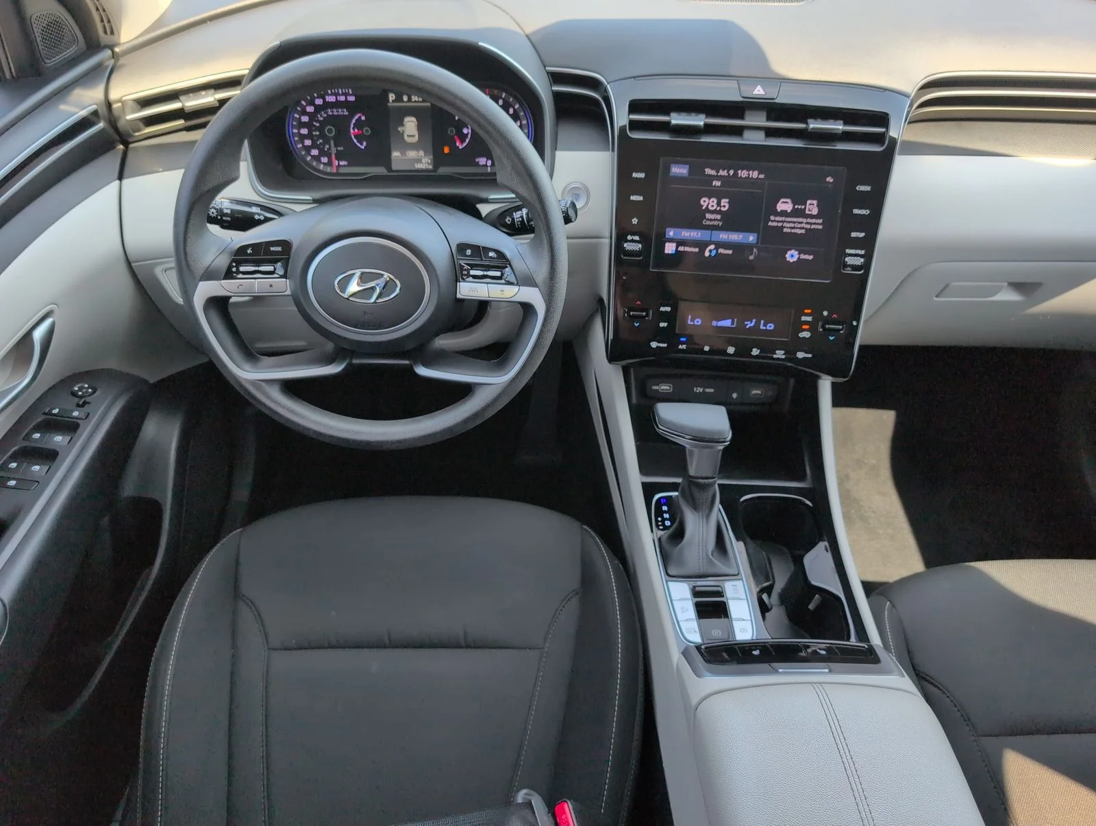 Used 2024 White Hyundai SEL image 30