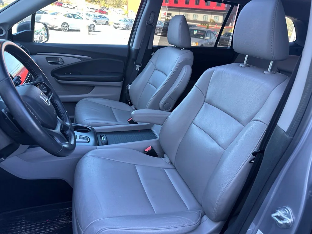Used 2022 Lunar Silver Metallic Honda Special Edition image 22