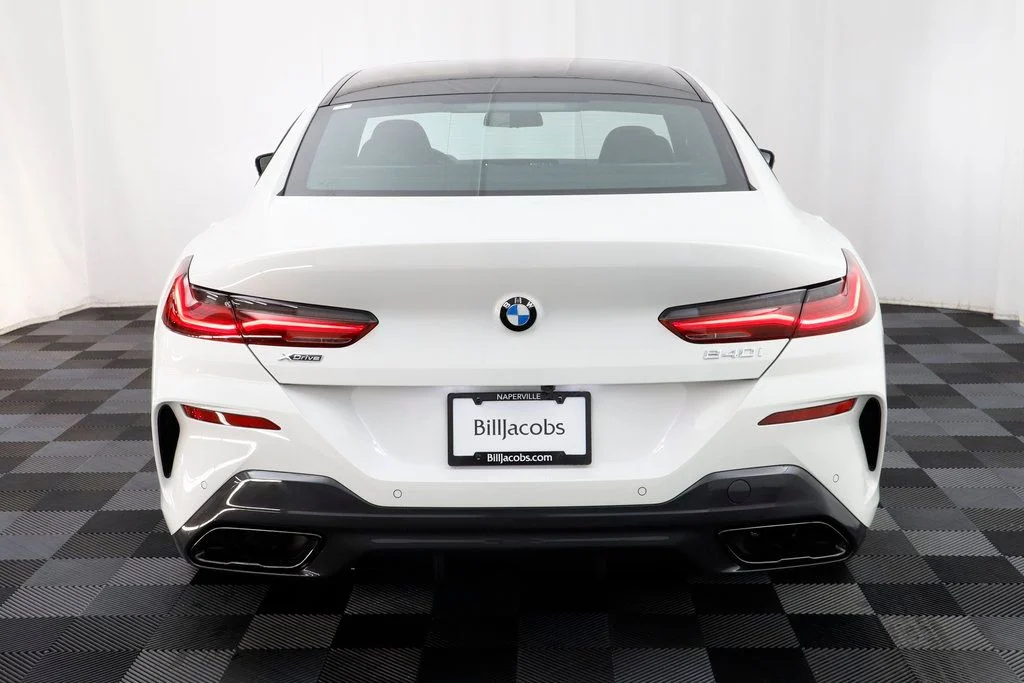 2025 BMW 8 Series 840i - Photo 18