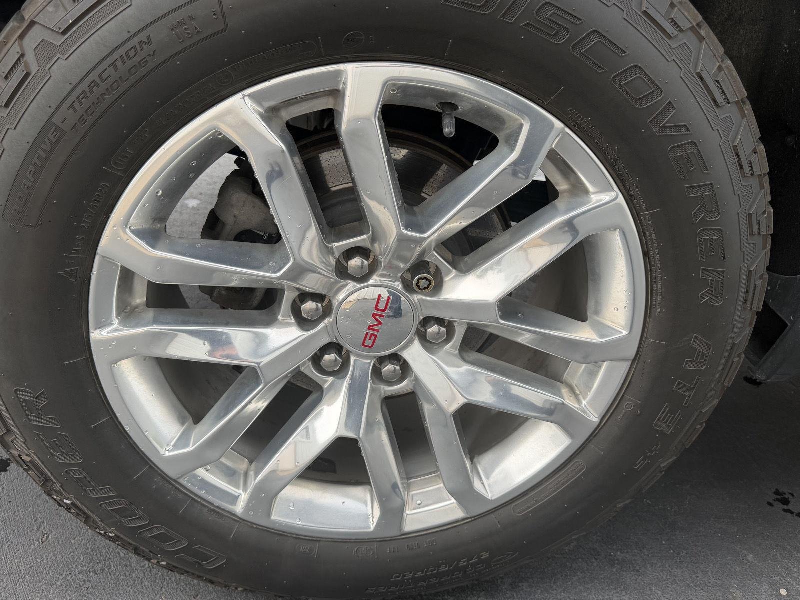 Used 2019 Dark Sky Metallic GMC SLE image 40