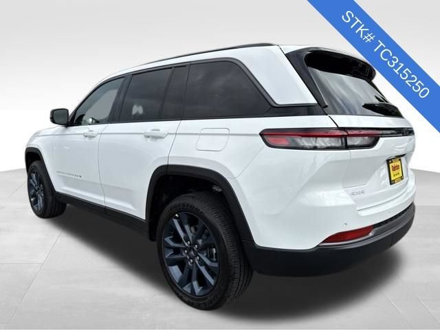 New 2026 Bright White Clear-Coat Exterior Paint Jeep 85th Anniversary Edition image 5