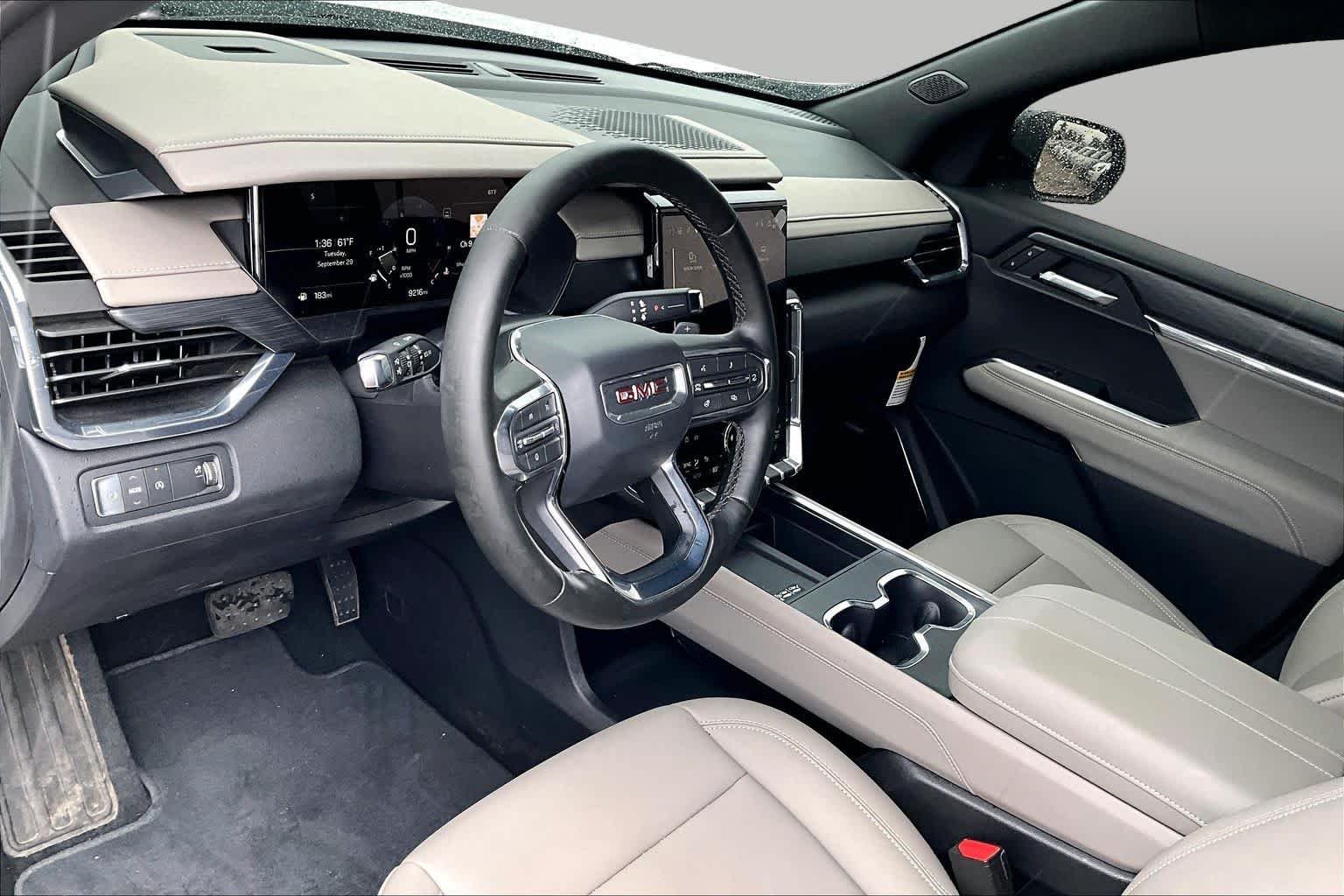 Used 2025 WHITE GMC FWD Elevation image 16