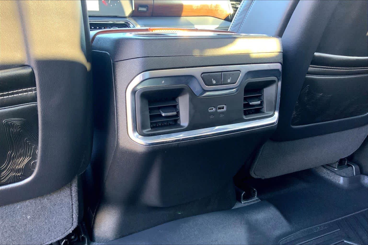 Used 2025 Onyx Black GMC Denali Ultimate image 36