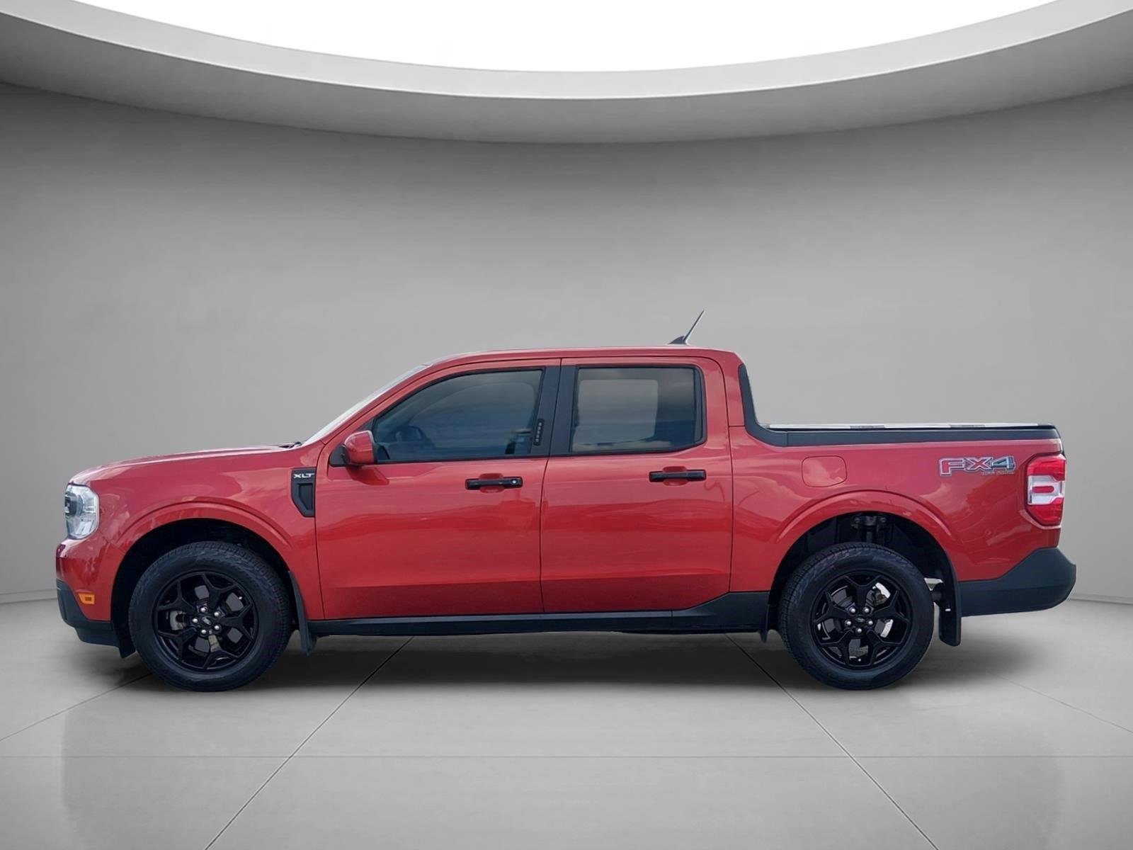 Used 2022 Hot Pepper Red Metallic Tinted Clearcoat Ford XLT image 2