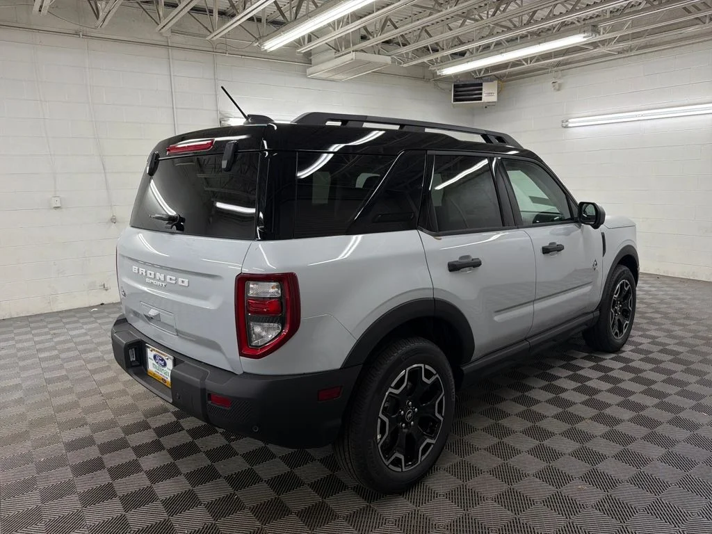 New 2026 White Ford Outer Banks image 3