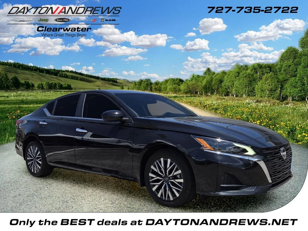 Used 2023 Black Nissan 2.5 SV image 1