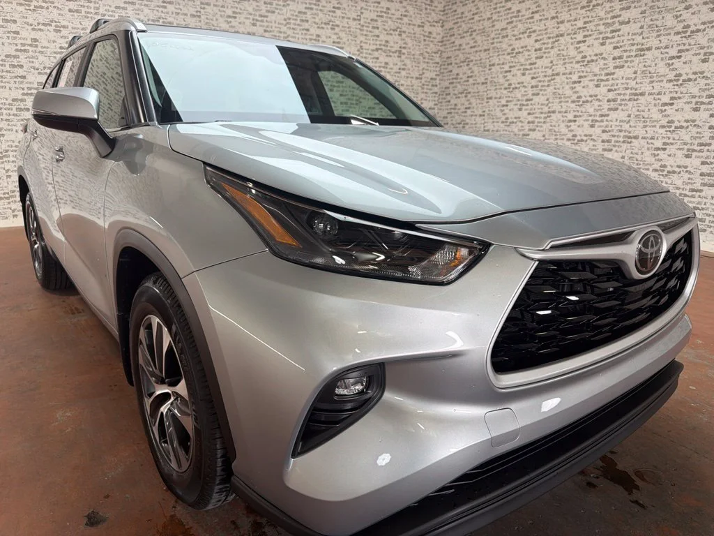 Used 2023 Celestial Silver Metallic Toyota XLE image 9