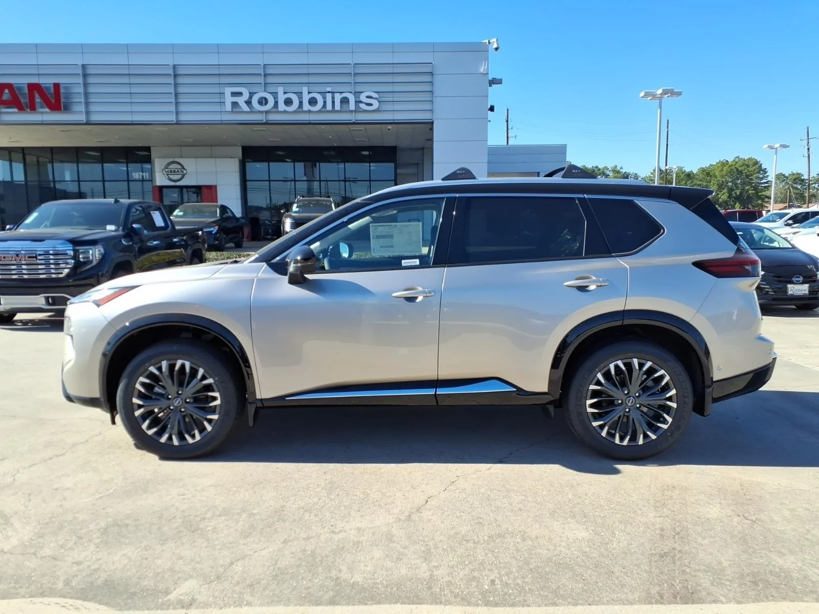 2026 Nissan Rogue Platinum Silver at Robbins Nissan