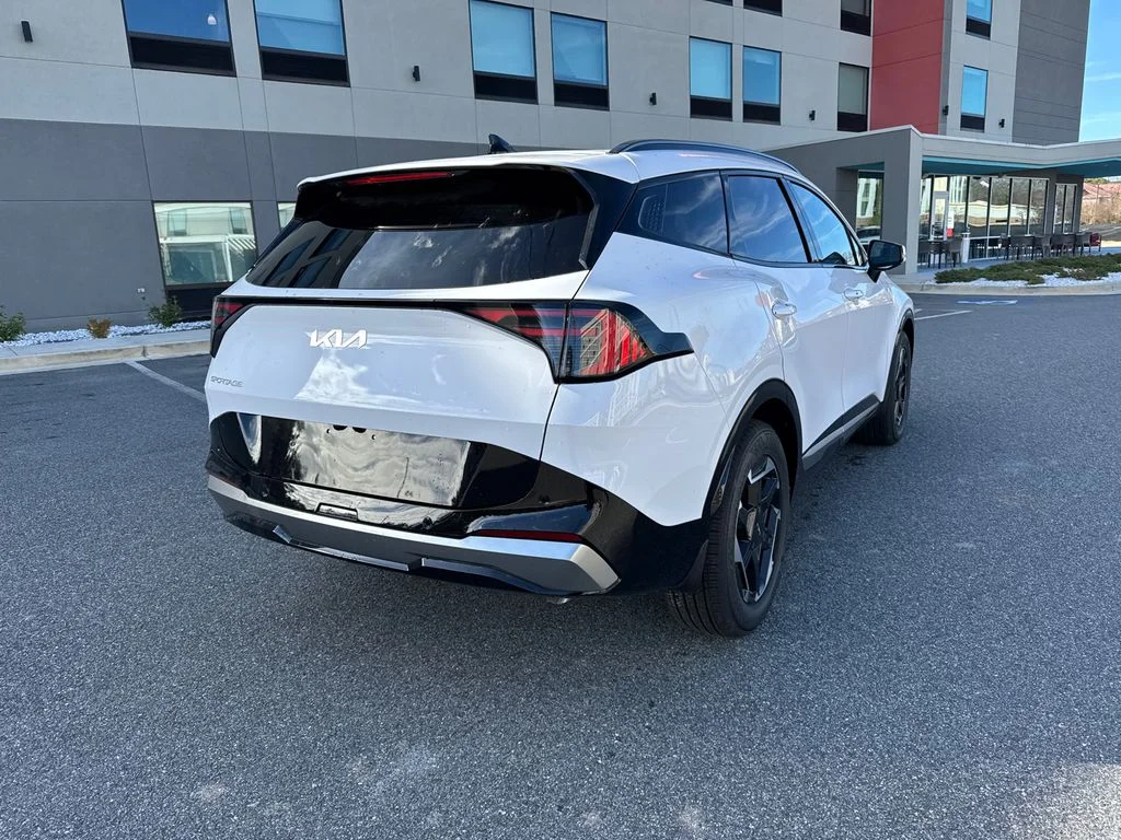 New 2026 White Kia SX image 3