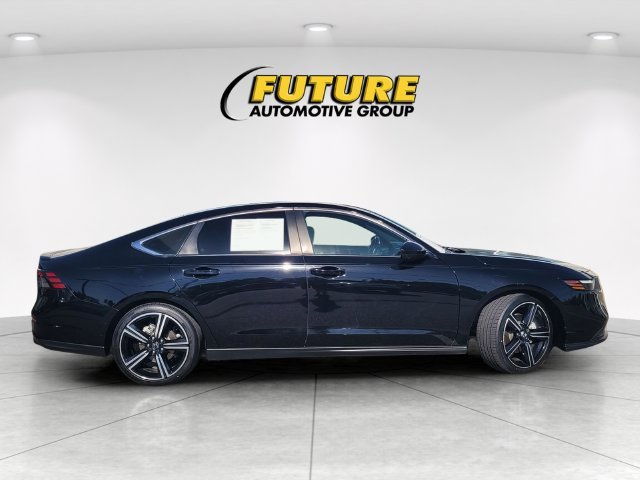 Used 2024  Honda Sport image 3