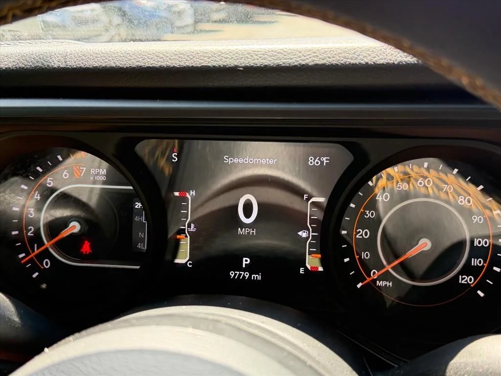 Used 2024 White Jeep Sport S image 21