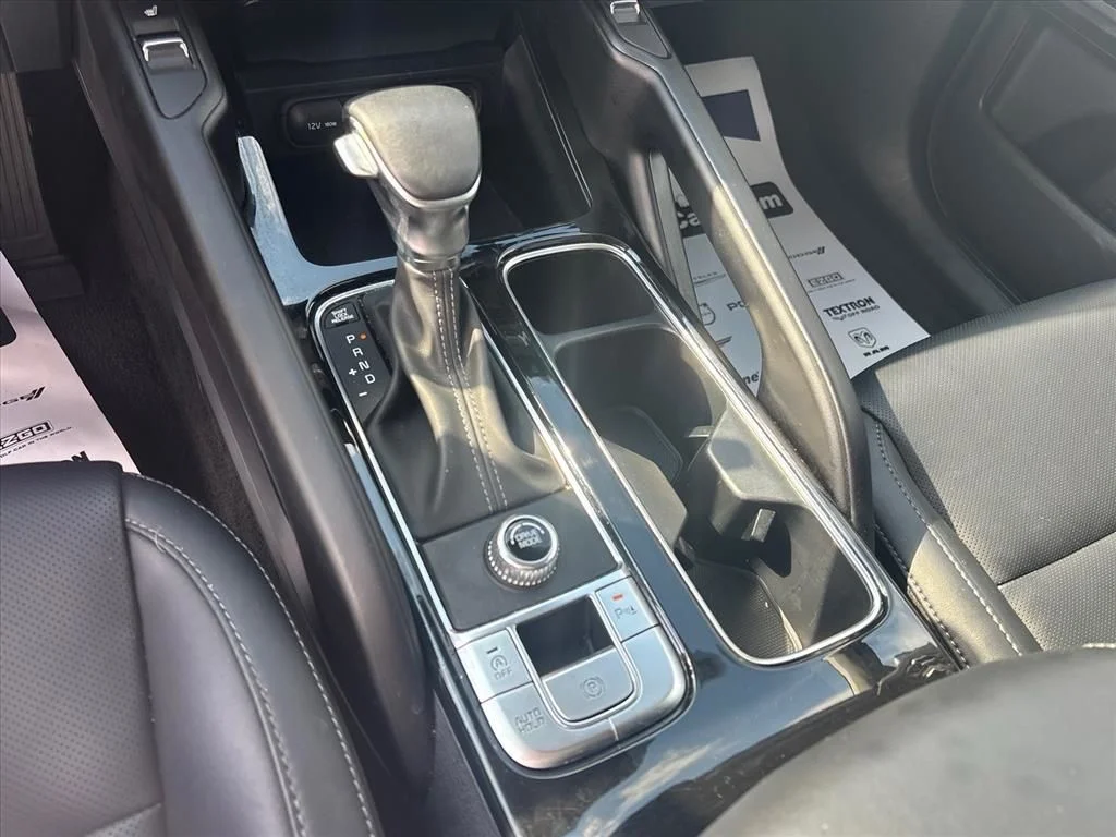 Used 2025 Silver Kia S image 19