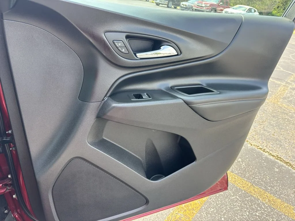 Used 2018 CAJUN RED TINTCOAT Chevrolet Premier image 23