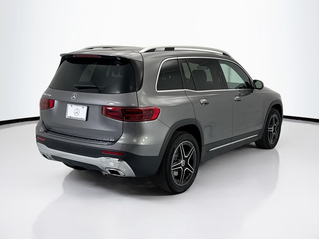 New 2026 Mountain Grey Metallic Mercedes-Benz GLB 250 image 5
