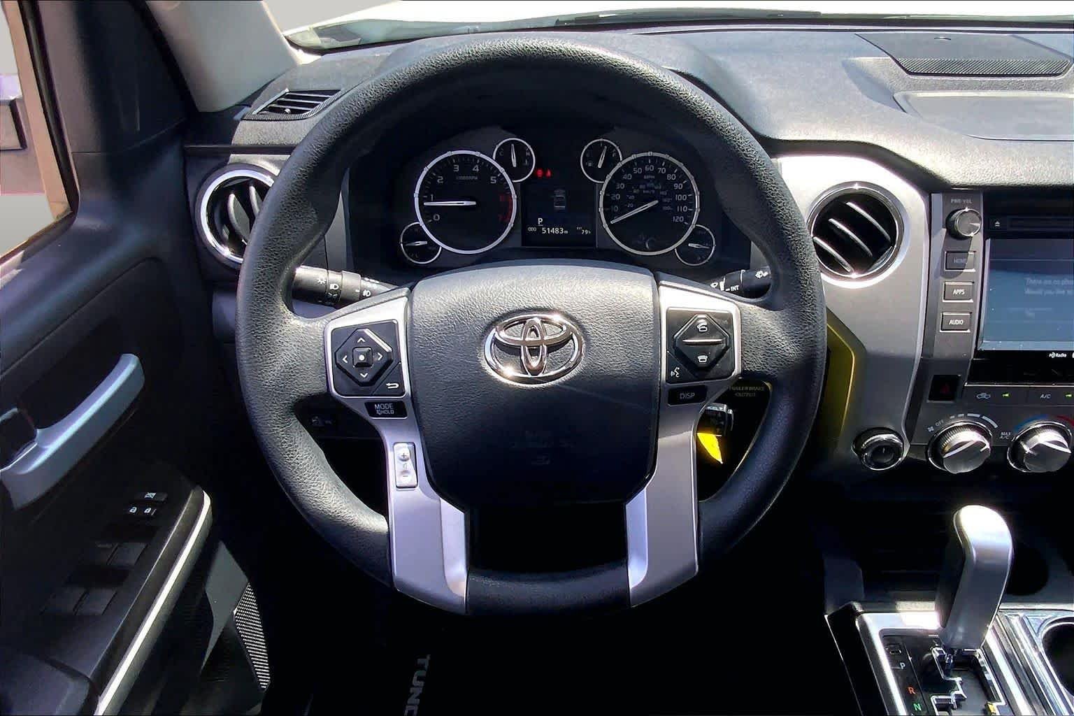 Used 2017 Super White Toyota SR5 image 6