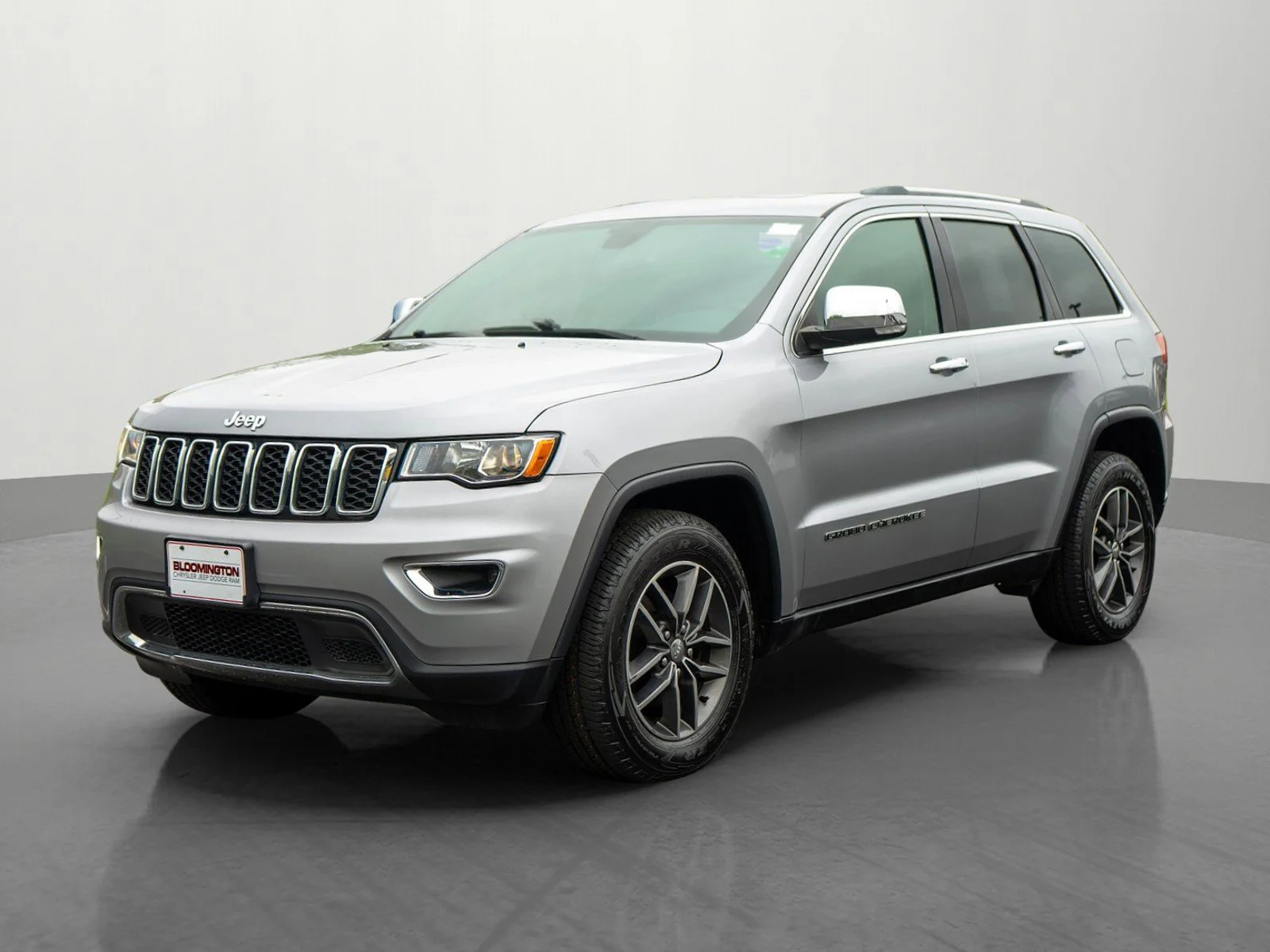 Used 2018 Billet Silver Metallic Clearcoat Jeep Limited image 3
