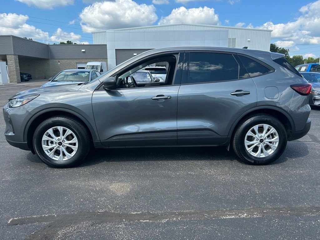 Used 2025 Gray Metallic Ford Active image 5