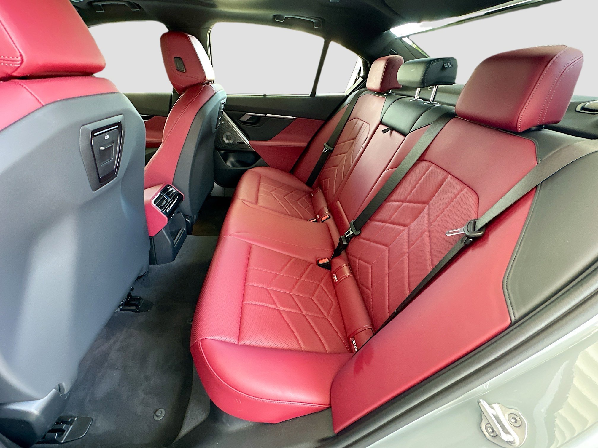 Used 2025 Brooklyn Grey Metallic BMW M60 image 22