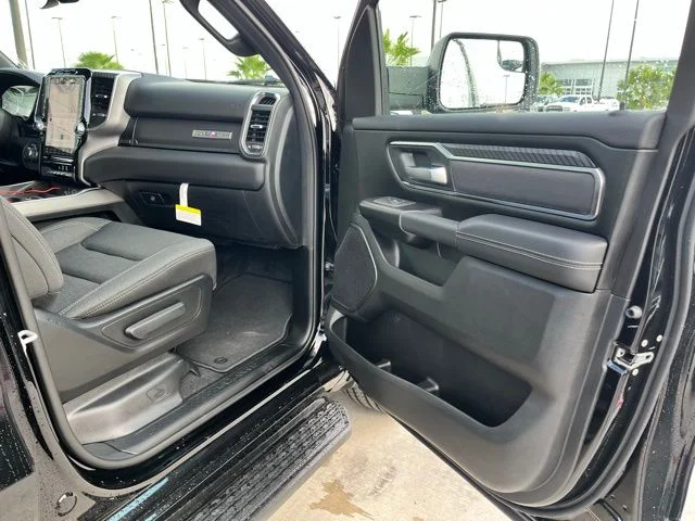 New 2026 Diamond Black Crystal Pearl-Coat Exterior Paint RAM Big Horn/Lone Star image 21