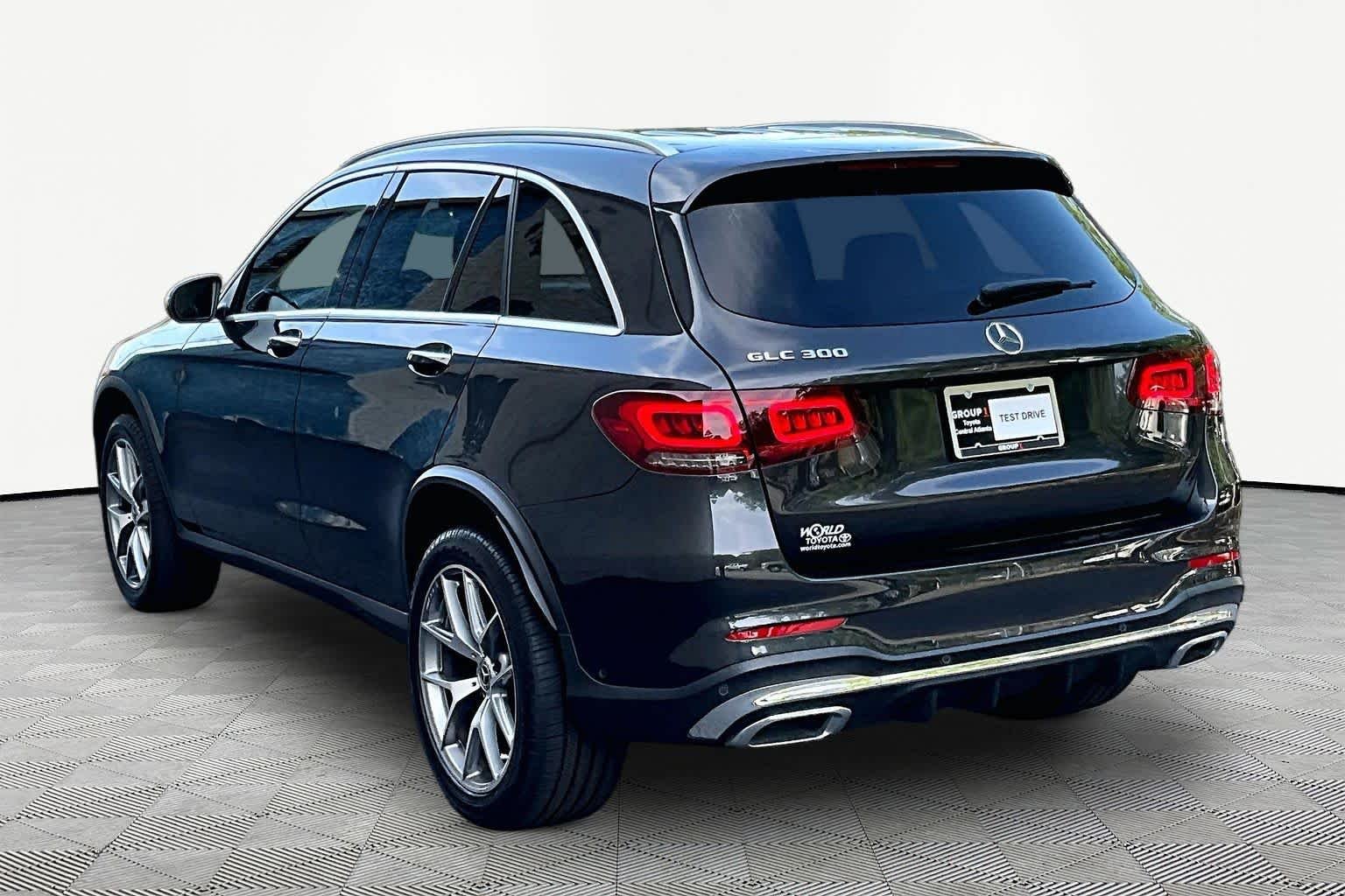 Used 2022 Graphite Grey Metallic Mercedes-Benz GLC 300 image 12