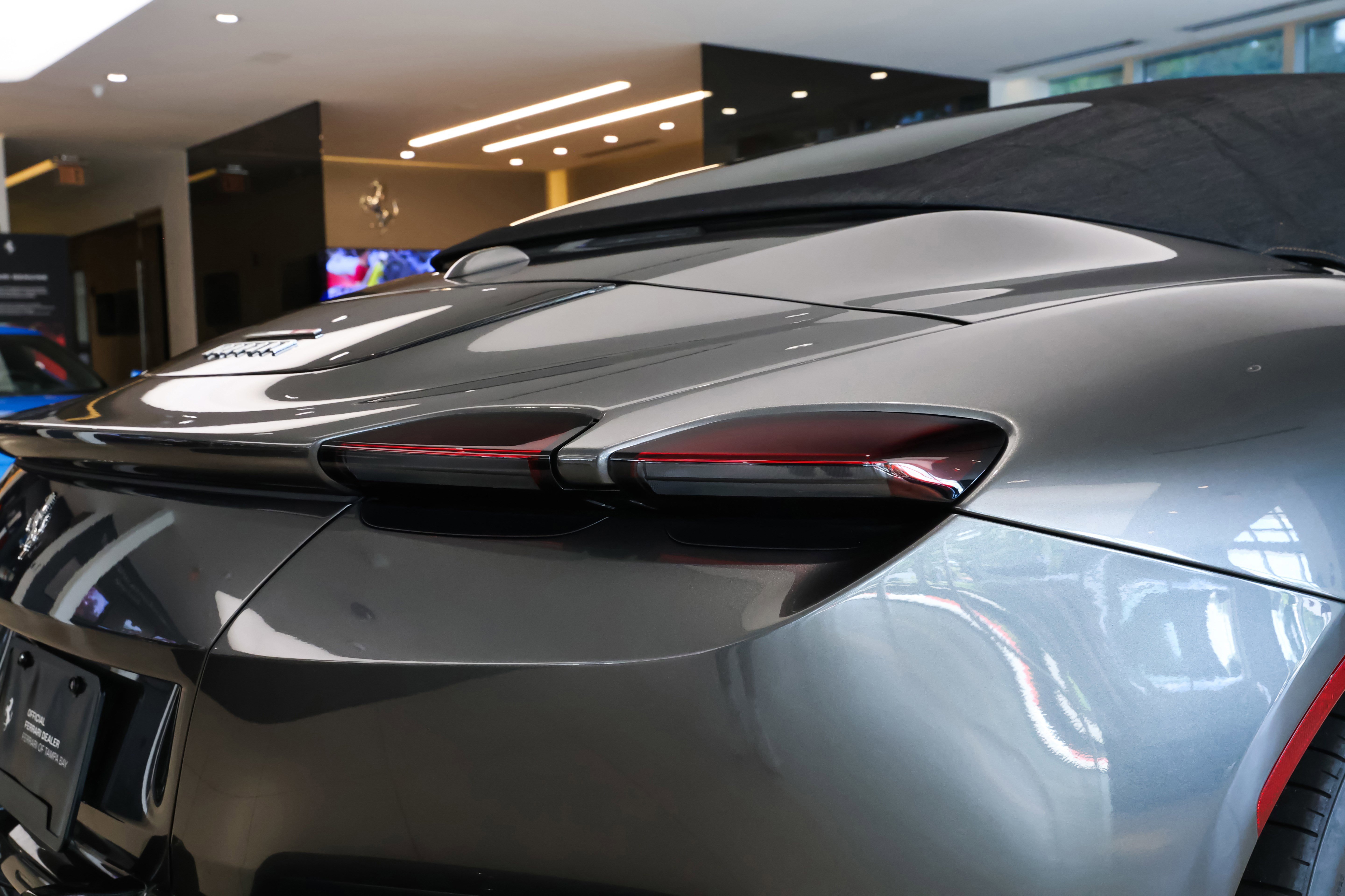 Used 2025 Grigio Silverstone Ferrari  image 32