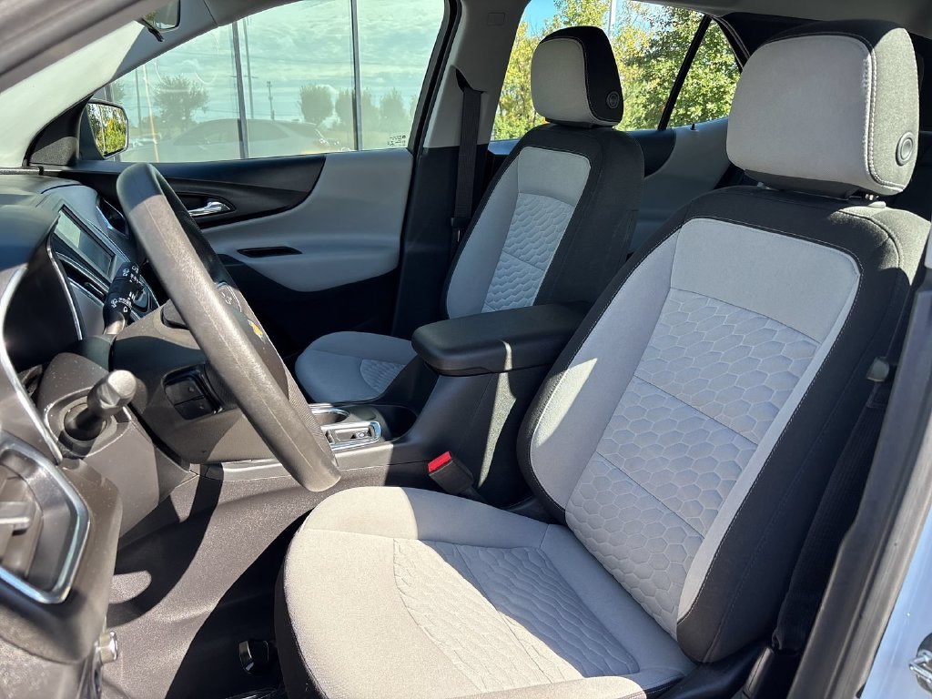 Used 2020 White Chevrolet LS image 11