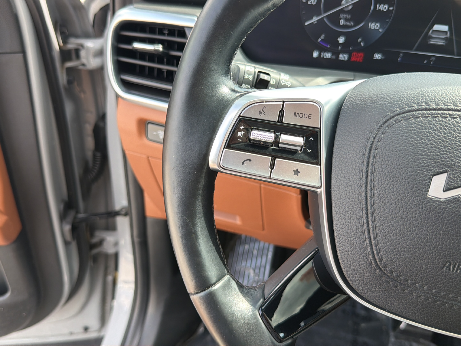 Used 2023  Kia SX X-Pro image 19