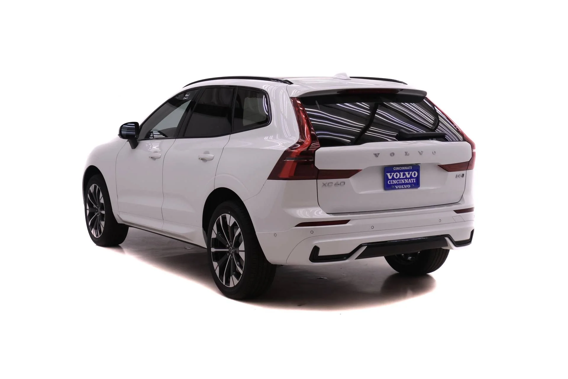 New 2026 Crystal White Volvo Plus image 5