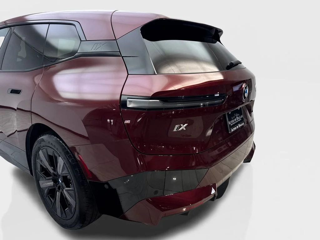 Used 2024 Red BMW xDrive50 image 19