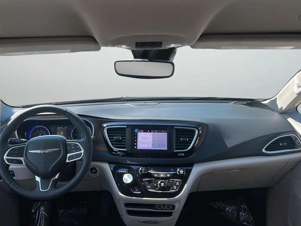 Used 2023 White Chrysler LX image 15