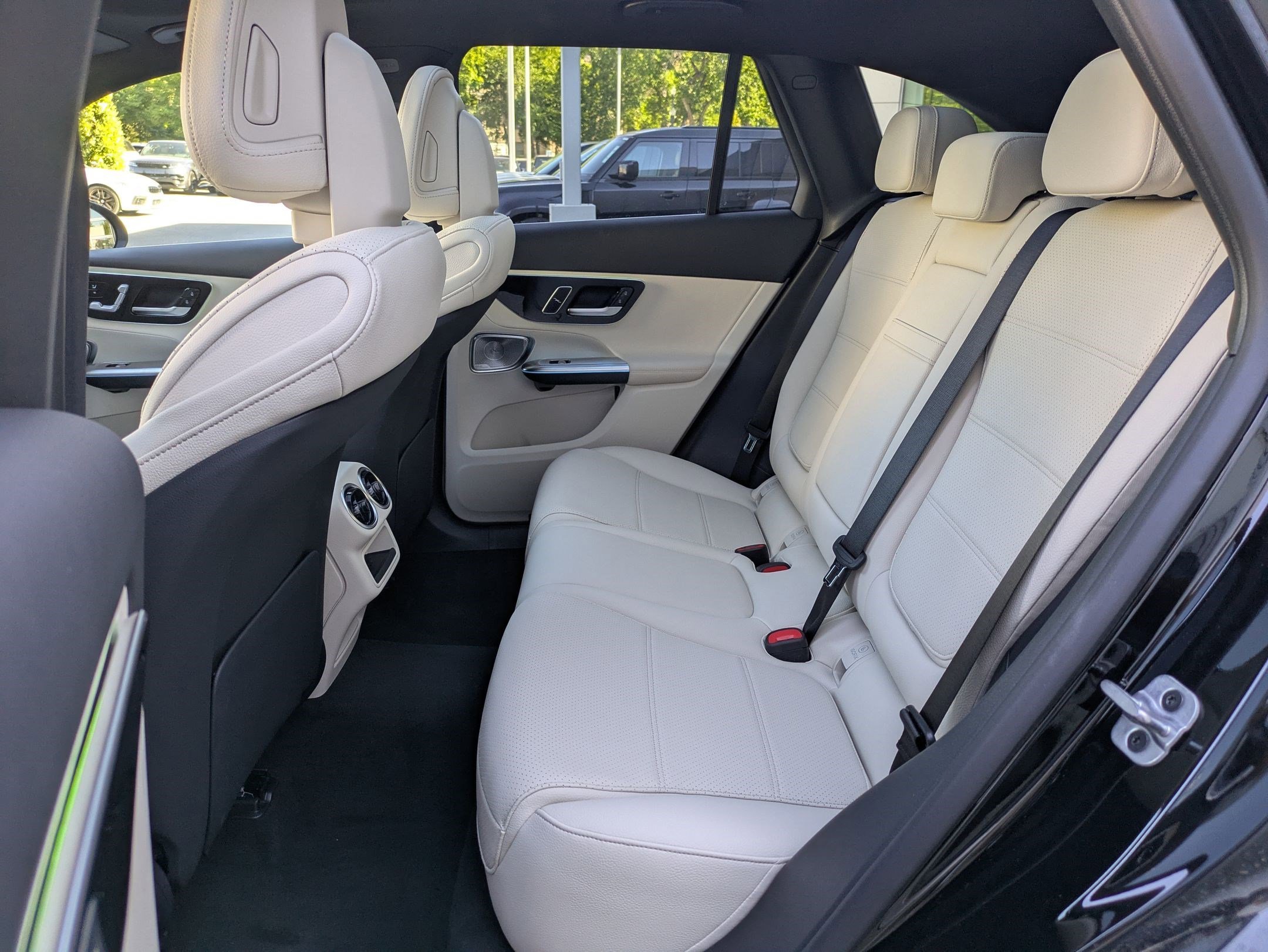 2025 Mercedes-Benz GLC Base - Photo 31