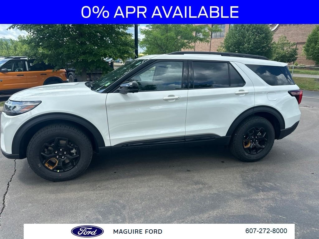 New 2026 White Metallic Ford Tremor® image 7